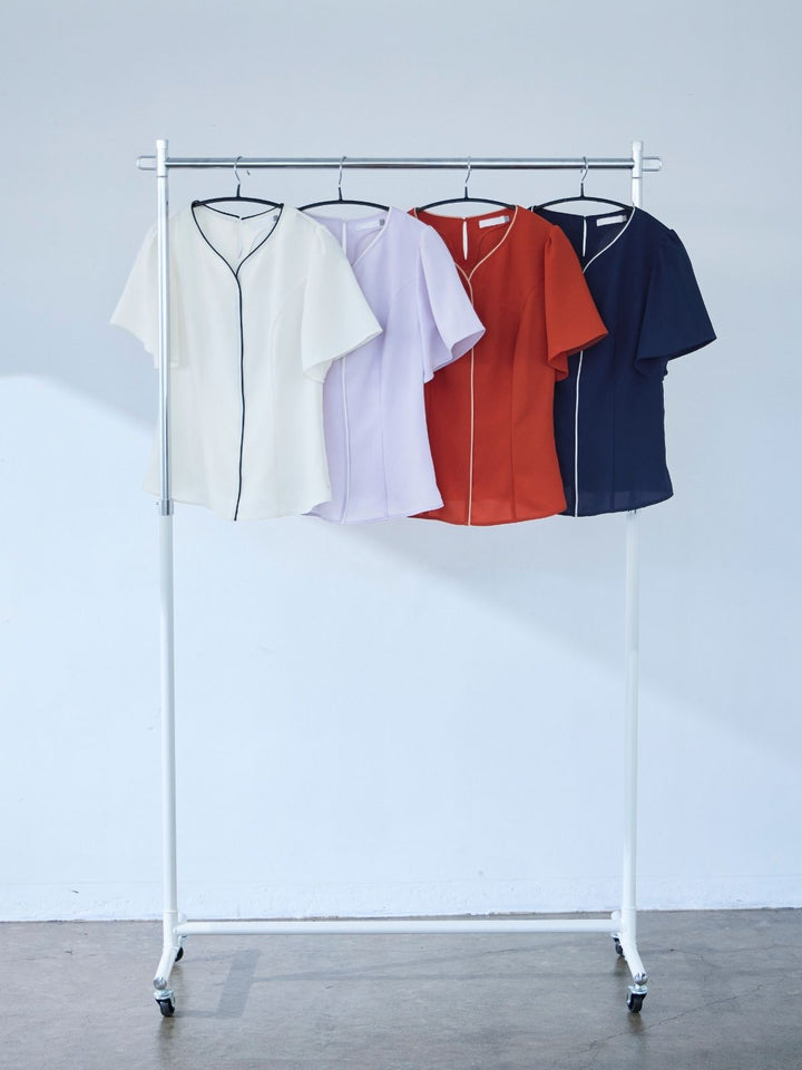 ハートネックパイピングブラウス：オフホワイト│胸が大きな女性のため