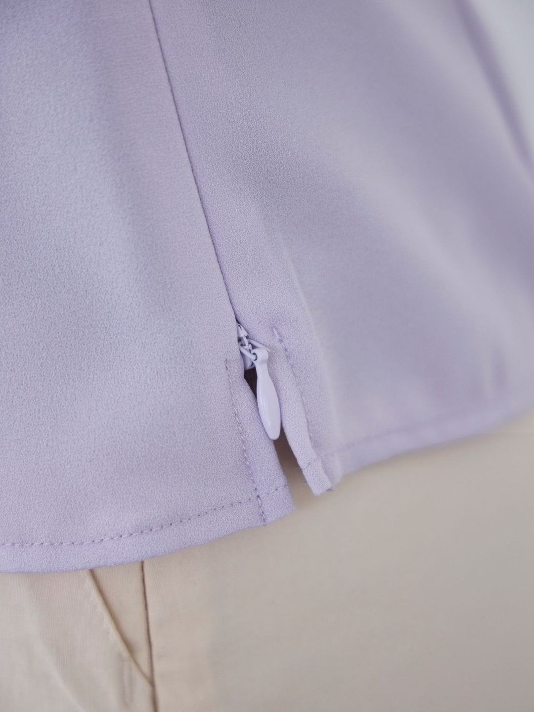 ハートネックパイピングブラウス：ラベンダー│胸が大きな女性の