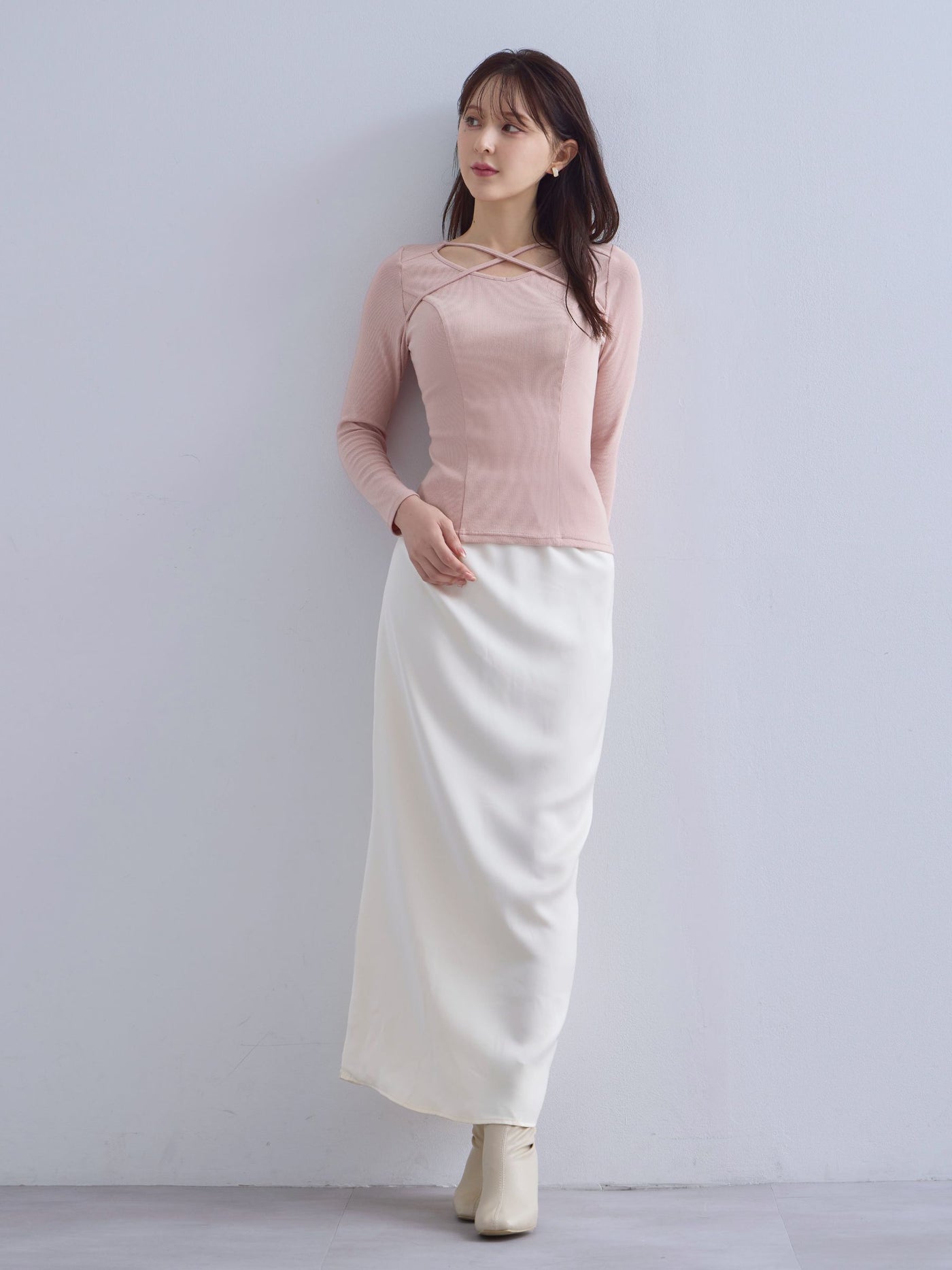 [10/16 22:00発売 期間限定 300円OFF]Vネックストラップカットソー：ライトピンク[102サイズ対応]