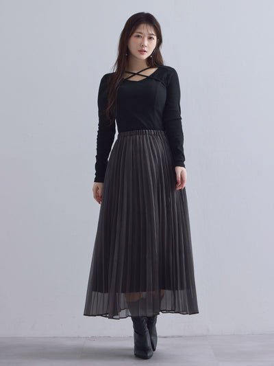 [10/16 22:00発売 期間限定 300円OFF]Vネックストラップカットソー：ブラック[102サイズ対応]