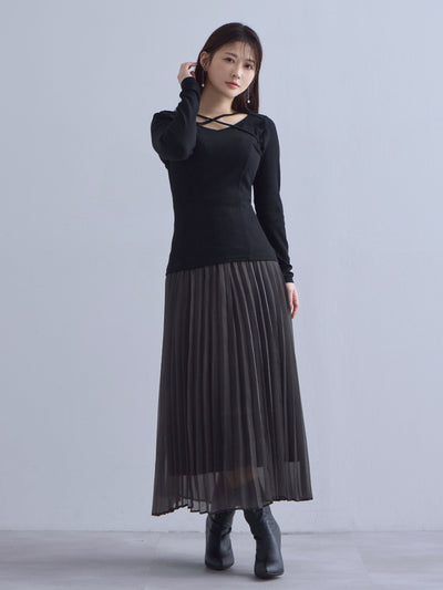 [10/16 22:00発売 期間限定 300円OFF]Vネックストラップカットソー：ブラック[102サイズ対応]