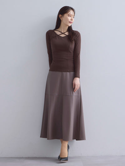 [10/16 22:00発売 期間限定 300円OFF]Vネックストラップカットソー：チョコレート[102サイズ対応]
