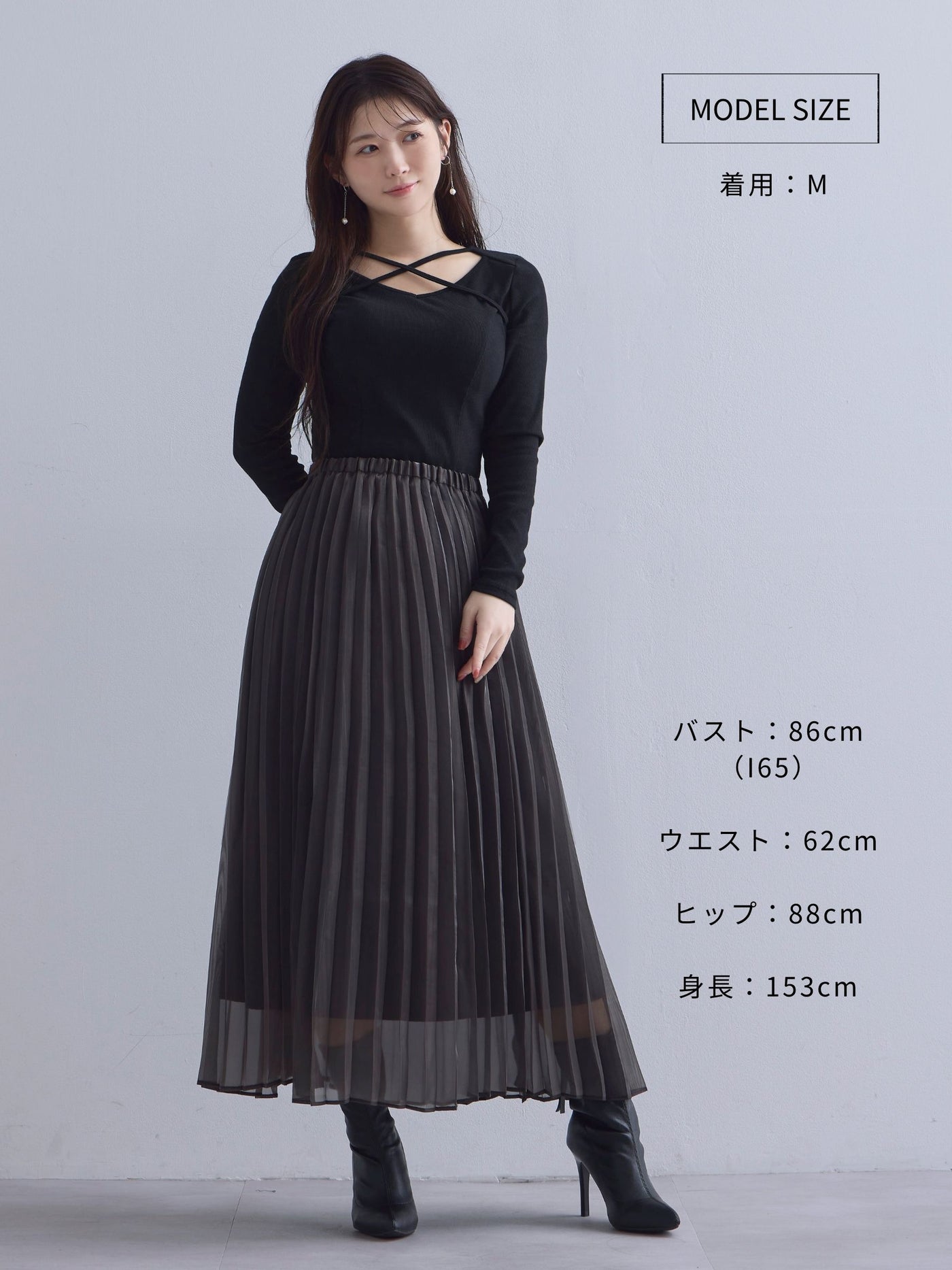 [10/16 22:00発売 期間限定 300円OFF]Vネックストラップカットソー：ブラック[102サイズ対応]