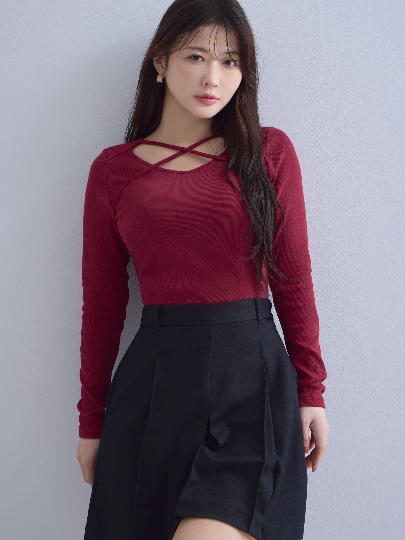 [10/16 22:00発売 期間限定 300円OFF]Vネックストラップカットソー：ボルドー[102サイズ対応]