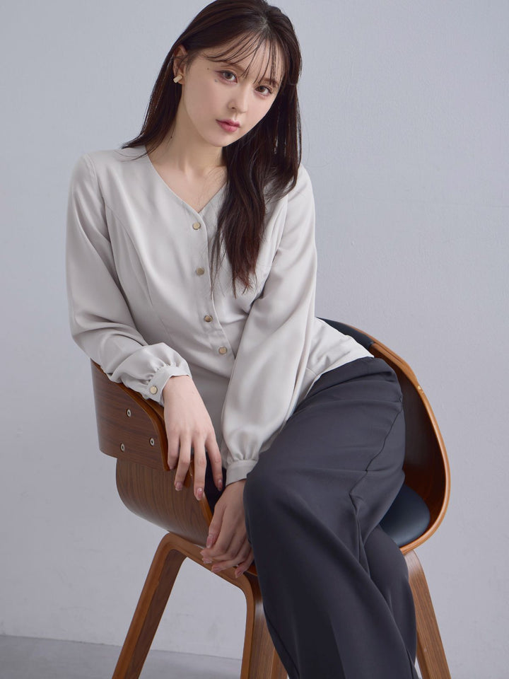 Vネック前開きブラウス 25AW：グレージュ│胸が大きな女性のための