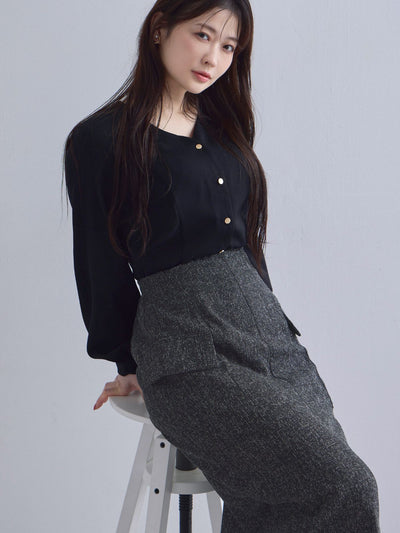 [10/23 22:00発売 期間限定 300円OFF] Vネック前開きブラウス 25AW：ブラック[102サイズ対応/入荷次第発送]