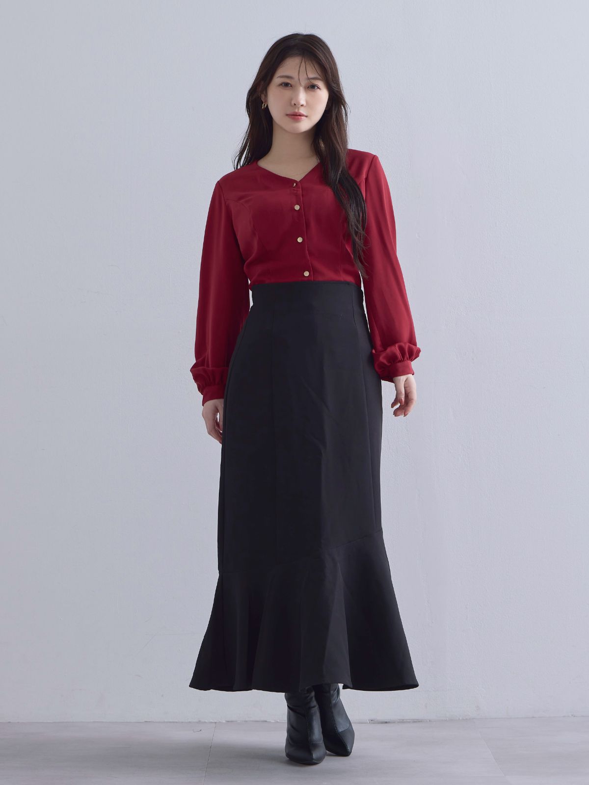 [10/23 22:00発売 期間限定 300円OFF] Vネック前開きブラウス 25AW：ルージュ[102サイズ対応/入荷次第発送]