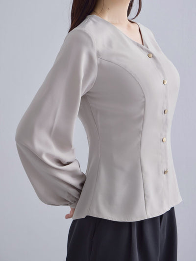 [10/23 22:00発売 期間限定 300円OFF] Vネック前開きブラウス 25AW：ルージュ[102サイズ対応/入荷次第発送]