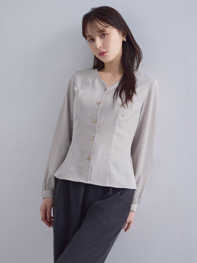 [10/23 22:00発売 期間限定 300円OFF] Vネック前開きブラウス 25AW：グレージュ[102サイズ対応/入荷次第発送]