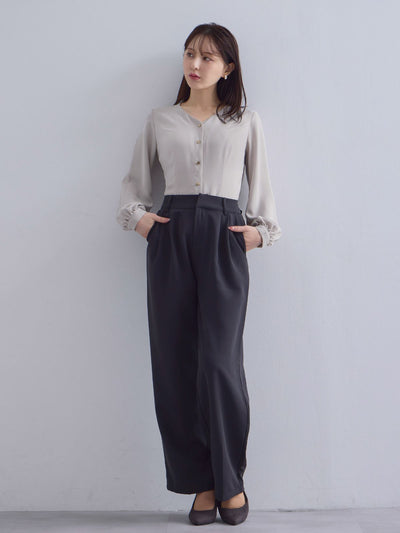 [10/23 22:00発売 期間限定 300円OFF] Vネック前開きブラウス 25AW：グレージュ[102サイズ対応/入荷次第発送]