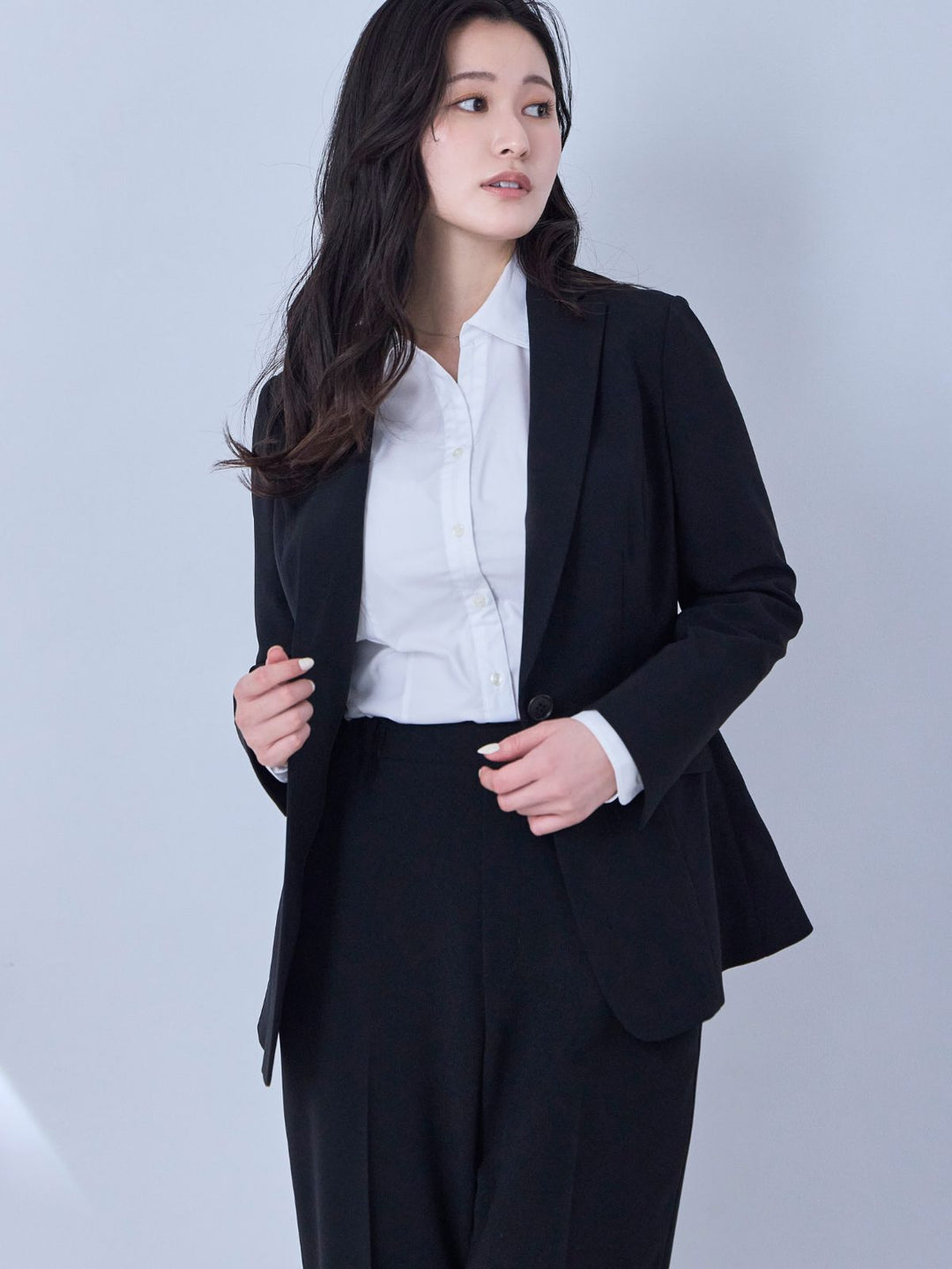 美胸・着痩せ叶うスキッパーシャツ：ホワイトストレッチ[overE
