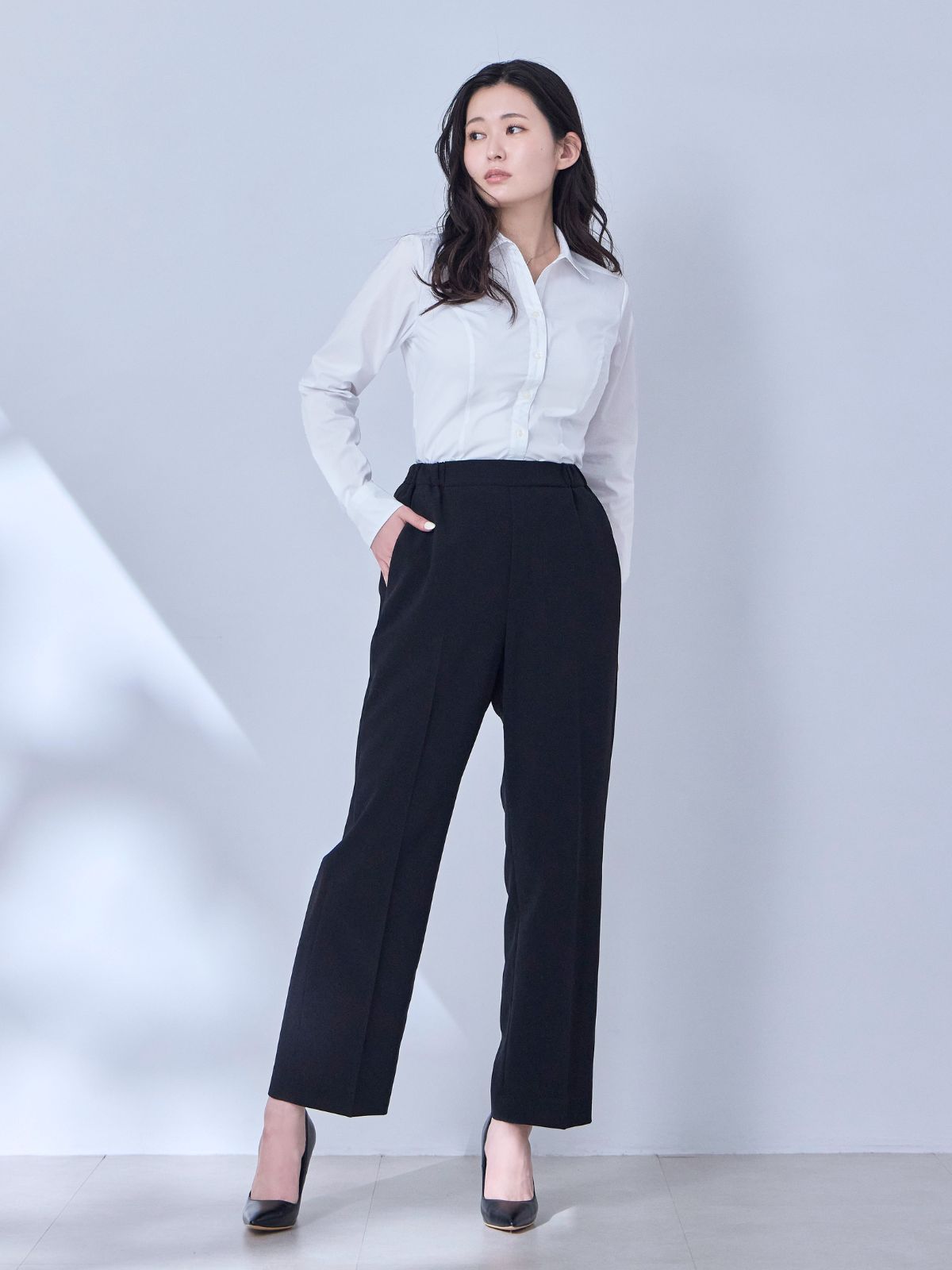 美胸・着痩せ叶うスキッパーシャツ：ホワイトストレッチ[overE 