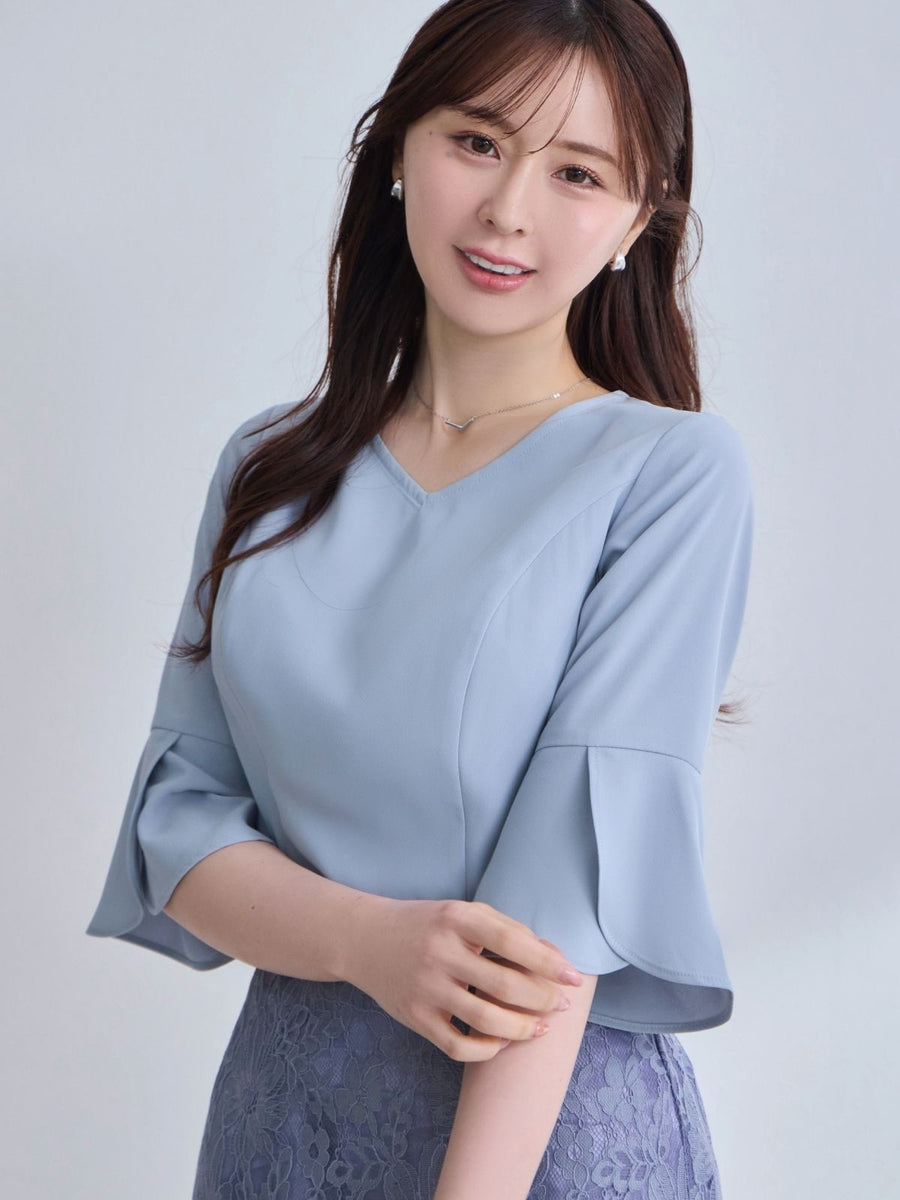 [4/16 22:00発売 期間限定 300円OFF]透けづらいストレッチフラワーブラウス：ブルーグレー[102サイズ対応]