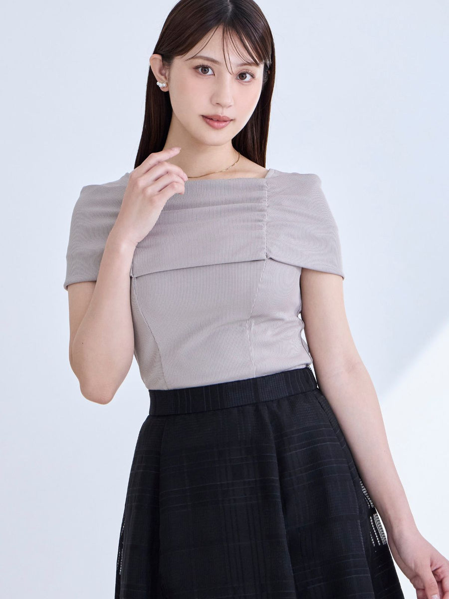 [6/25 22:00発売 期間限定 300円OFF]オフショルライクパネルカットソー：ミルクティー