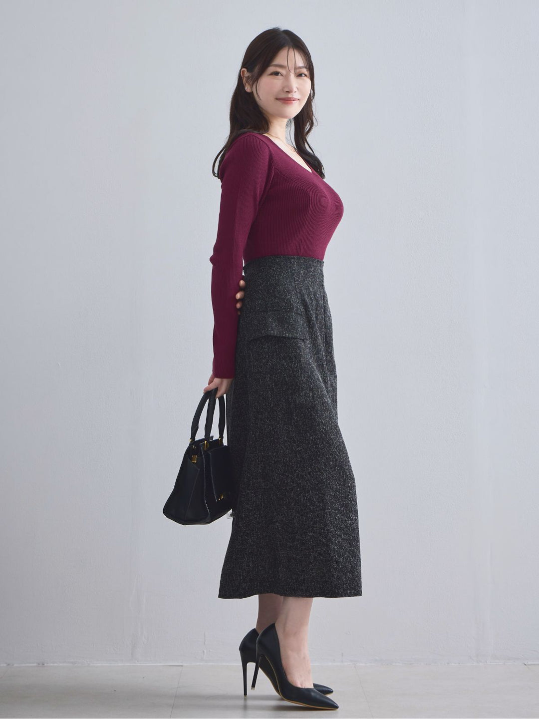 Vネックパネルニット ：ボルドー│胸が大きな女性のためのファッション