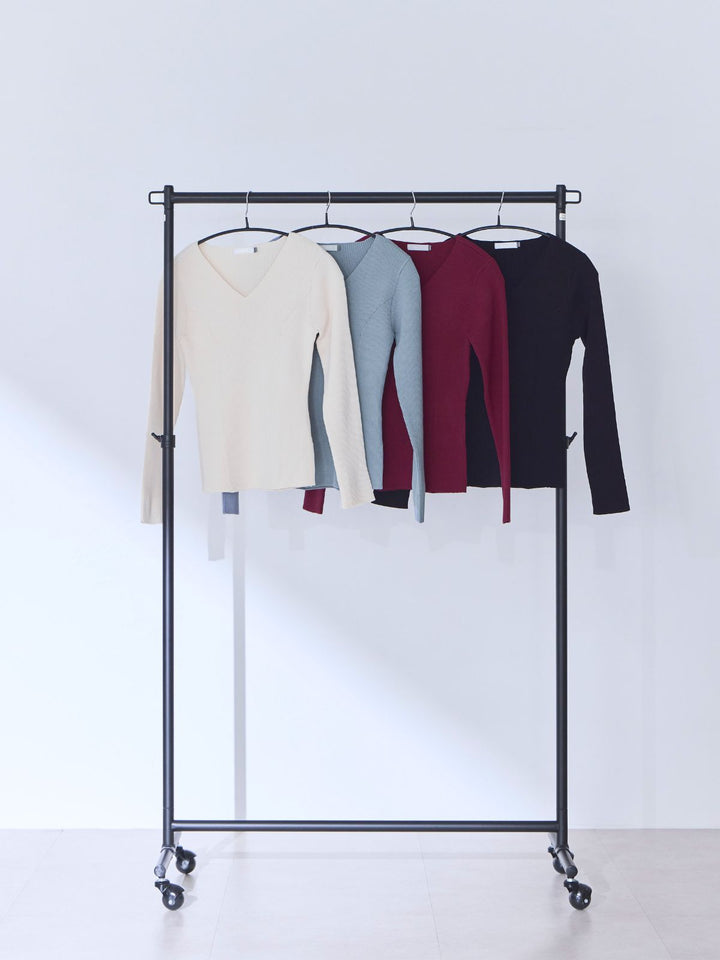 Vネックパネルニット ：ボルドー│胸が大きな女性のためのファッション