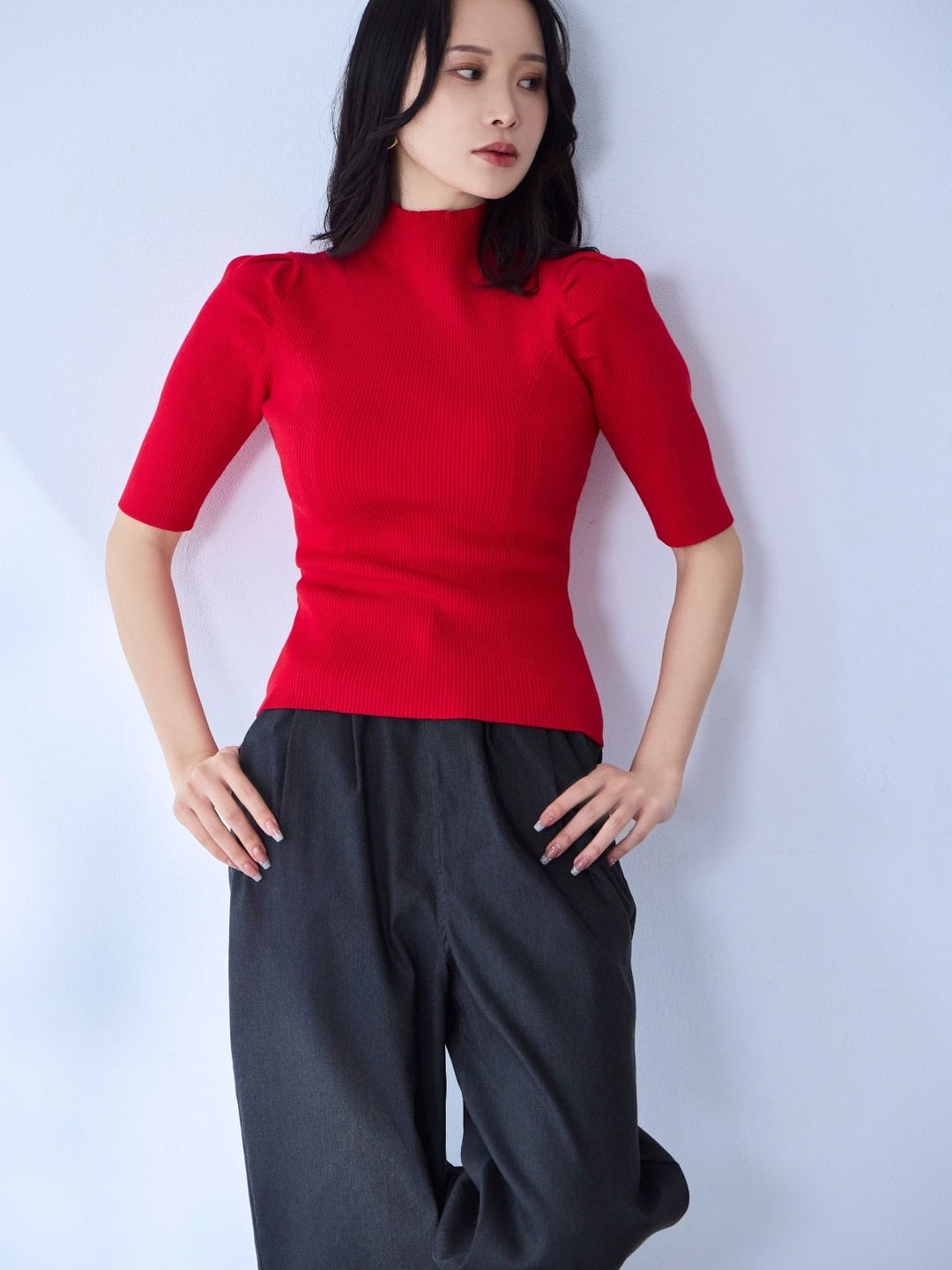 プチハイ5分袖パネルニット 25SS：クリアレッド│胸が大きな女性