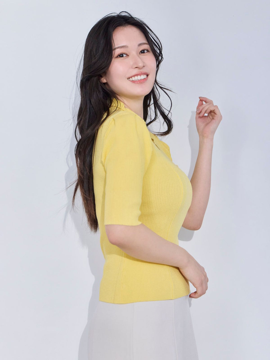 overE【90】プチハイ5分袖サマーパネルニット：イエロー B0052_14_1080x.jpg?v=1774946515