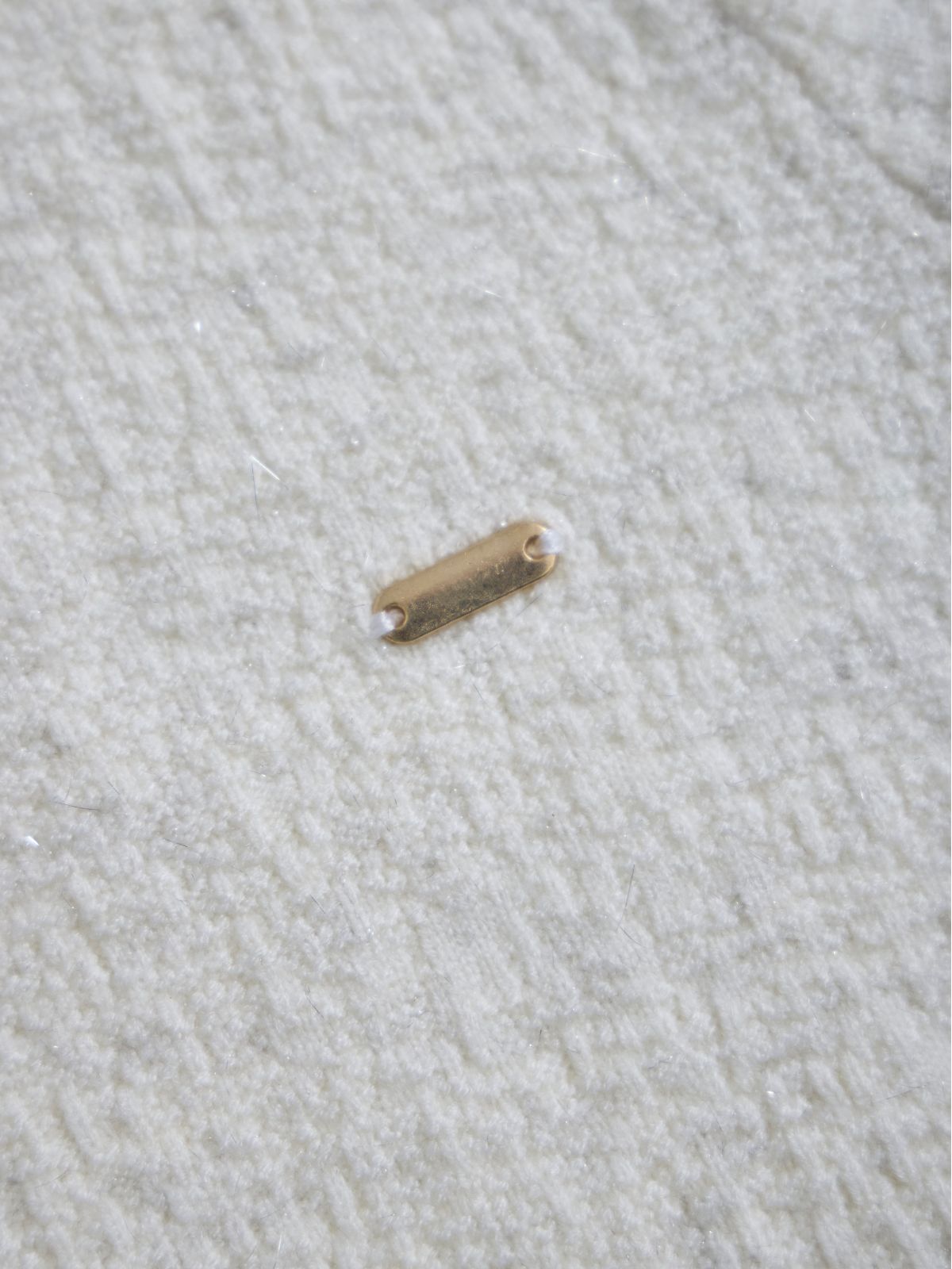 [12/11 22:00発売 期間限定 300円OFF]ジャカードラメニット：オフホワイト[102サイズ対応]