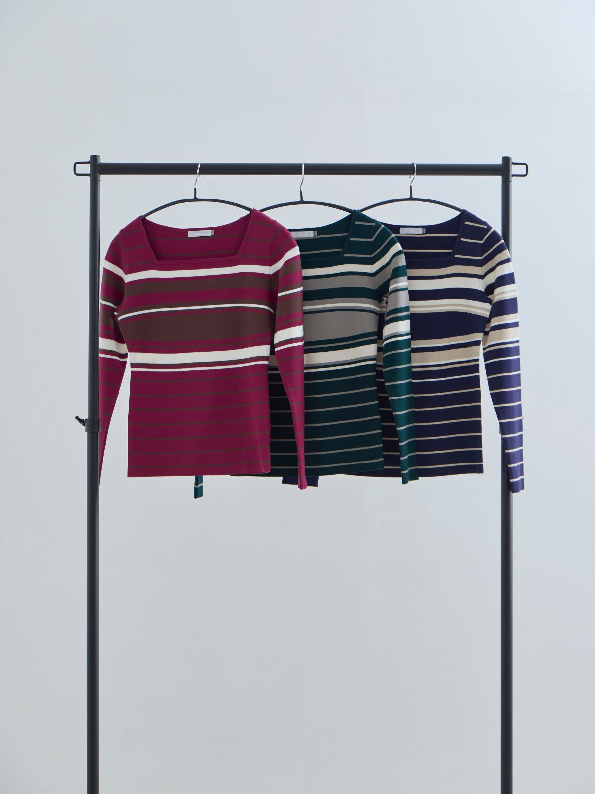 [11/20 22:00再販]スクエアネックマルチボーダーニット：ダークグリーン[102サイズ対応]