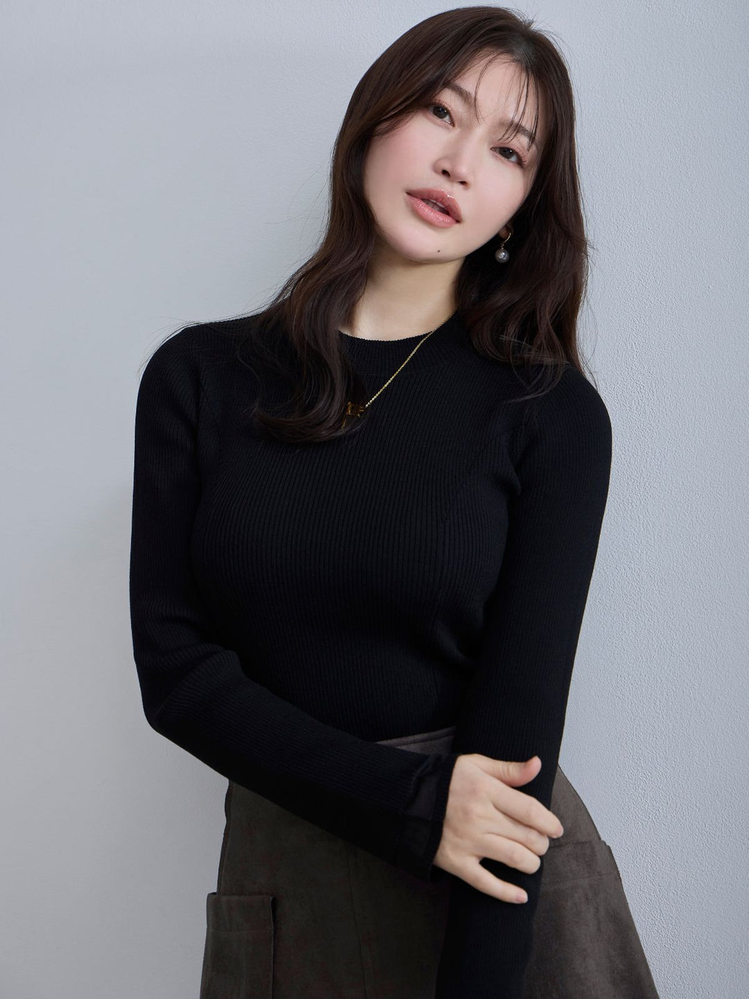 新品未使用　overE 袖口シアーパネルニット 96 袖口シアーパネルニット：ブラック│胸が大きな女性のための