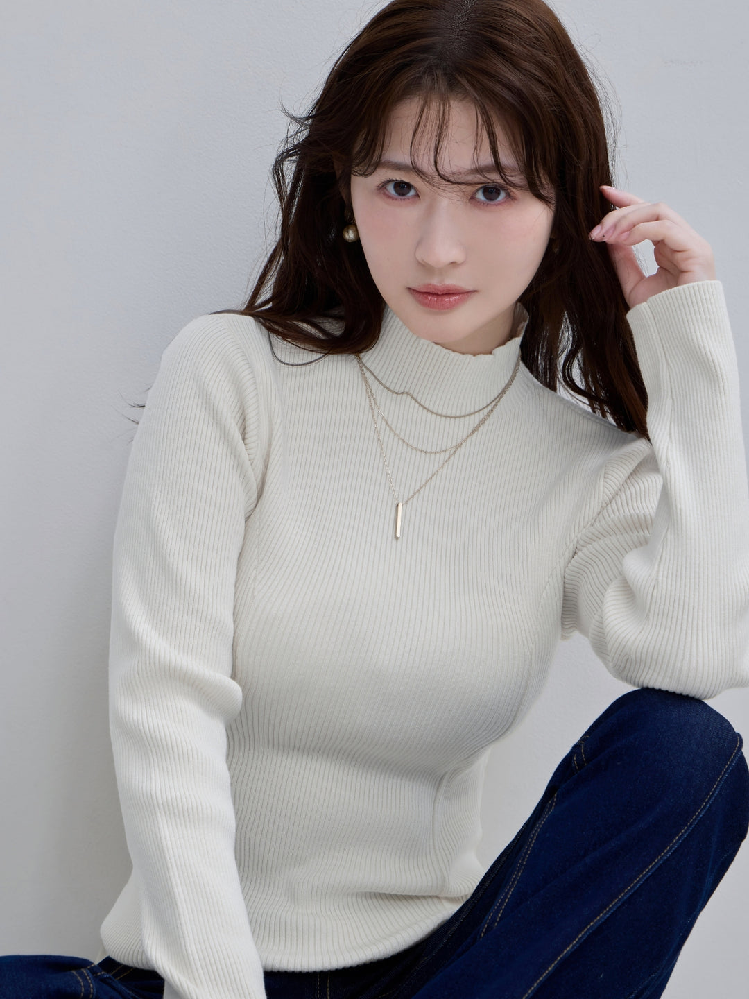 ハイネックパネルニット：ミルキーホワイト│胸が大きな女性のための
