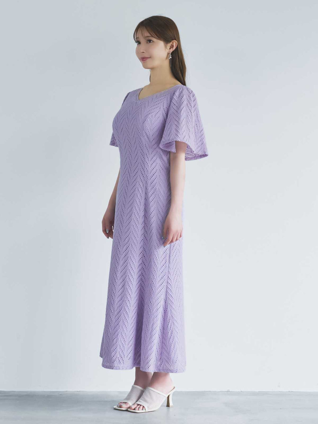 コットンレースワンピース 24SS：ラベンダー│胸が大きな女性の