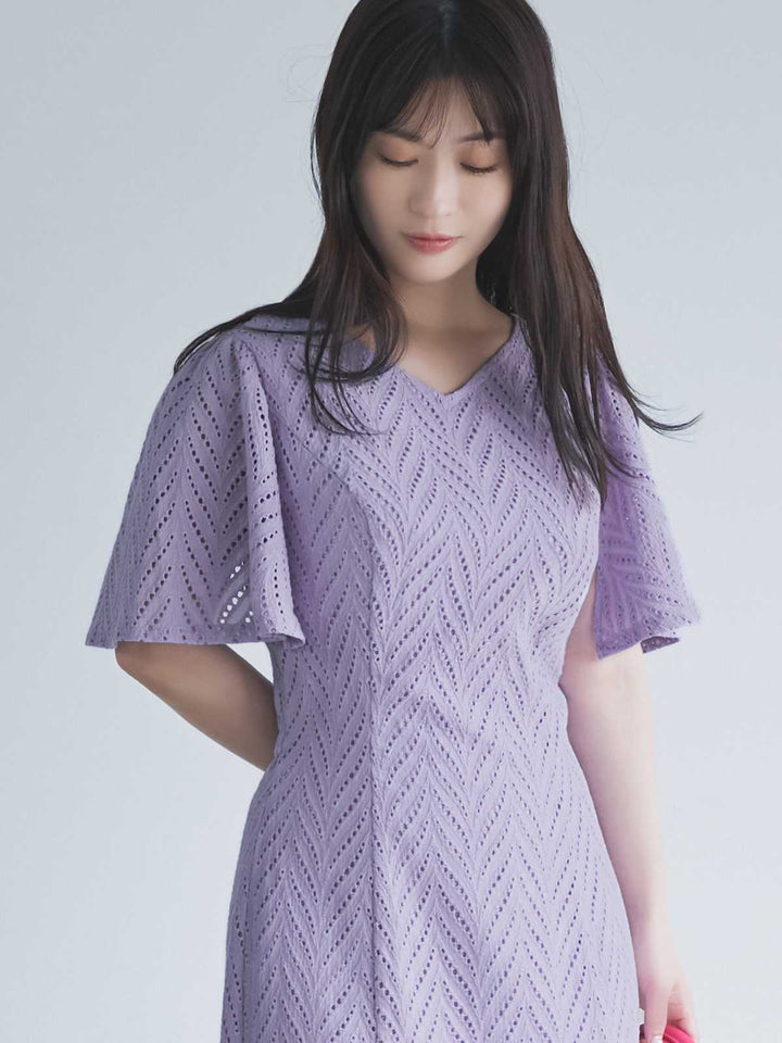 overE コットンレースワンピース 25SS：ホワイト　102サイズ コットンレースワンピース 24SS：ホワイト│胸が大きな女性の