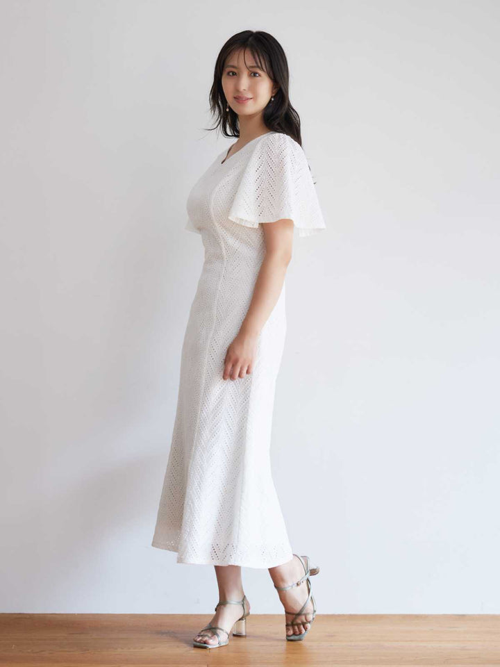コットンレースワンピース 24SS：ホワイト│胸が大きな女性の