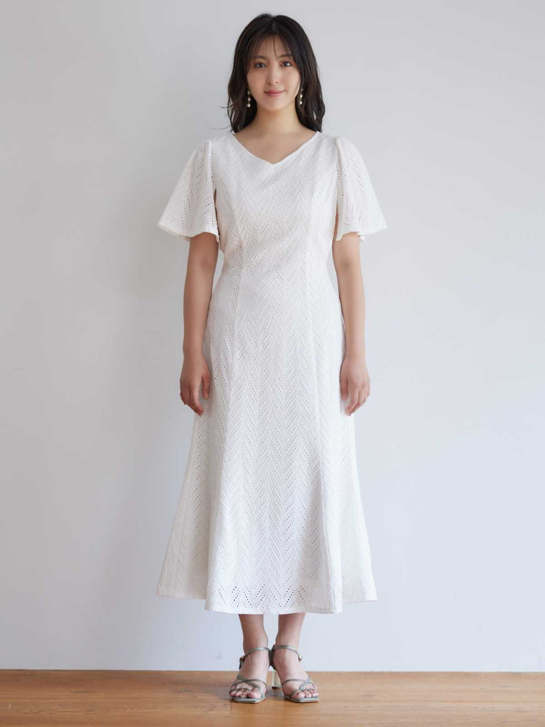コットンレースワンピース 24SS：ホワイト│胸が大きな女性の