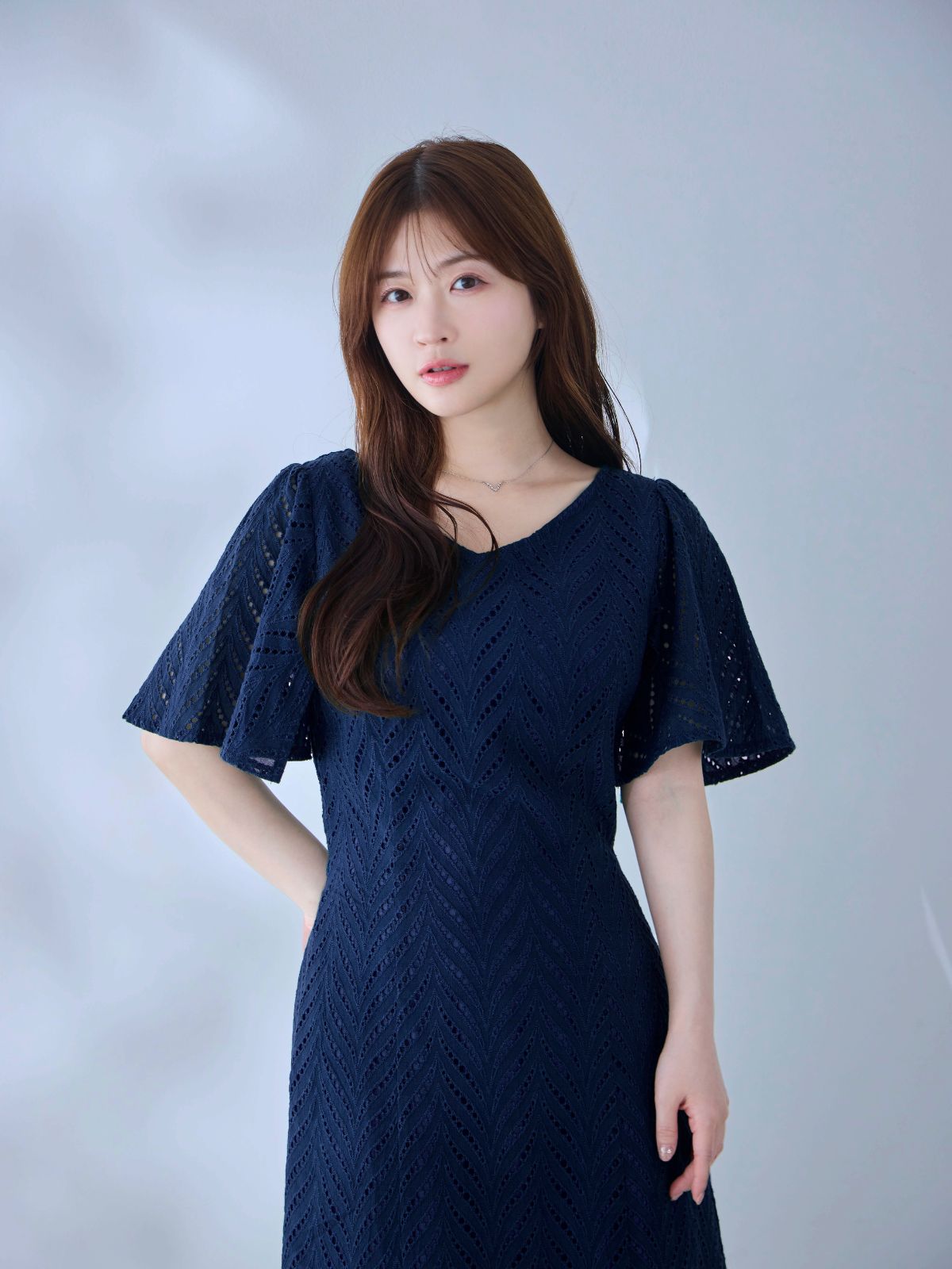 コットンレースワンピース 25SS：ネイビー│胸が大きな女性のための