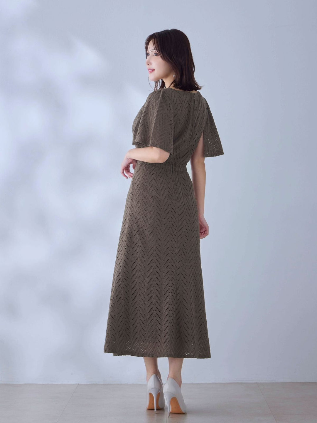 【新品・未使用】overE コットンレースワンピース 25SS ネイビー U65 コットンレースワンピース 25SS：ネイビー│胸が大きな女性の