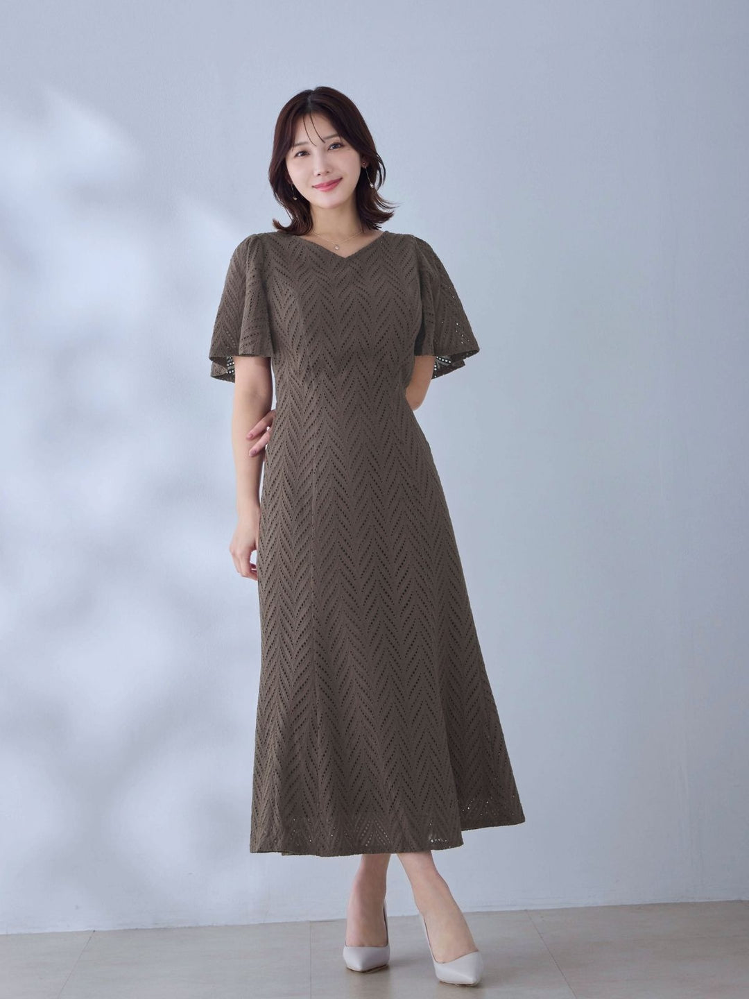 overE　コットンレースワンピース 25SS　ネイビー　96 overE コットンレースワンピース 25SS ネイビー 96 - メルカリ