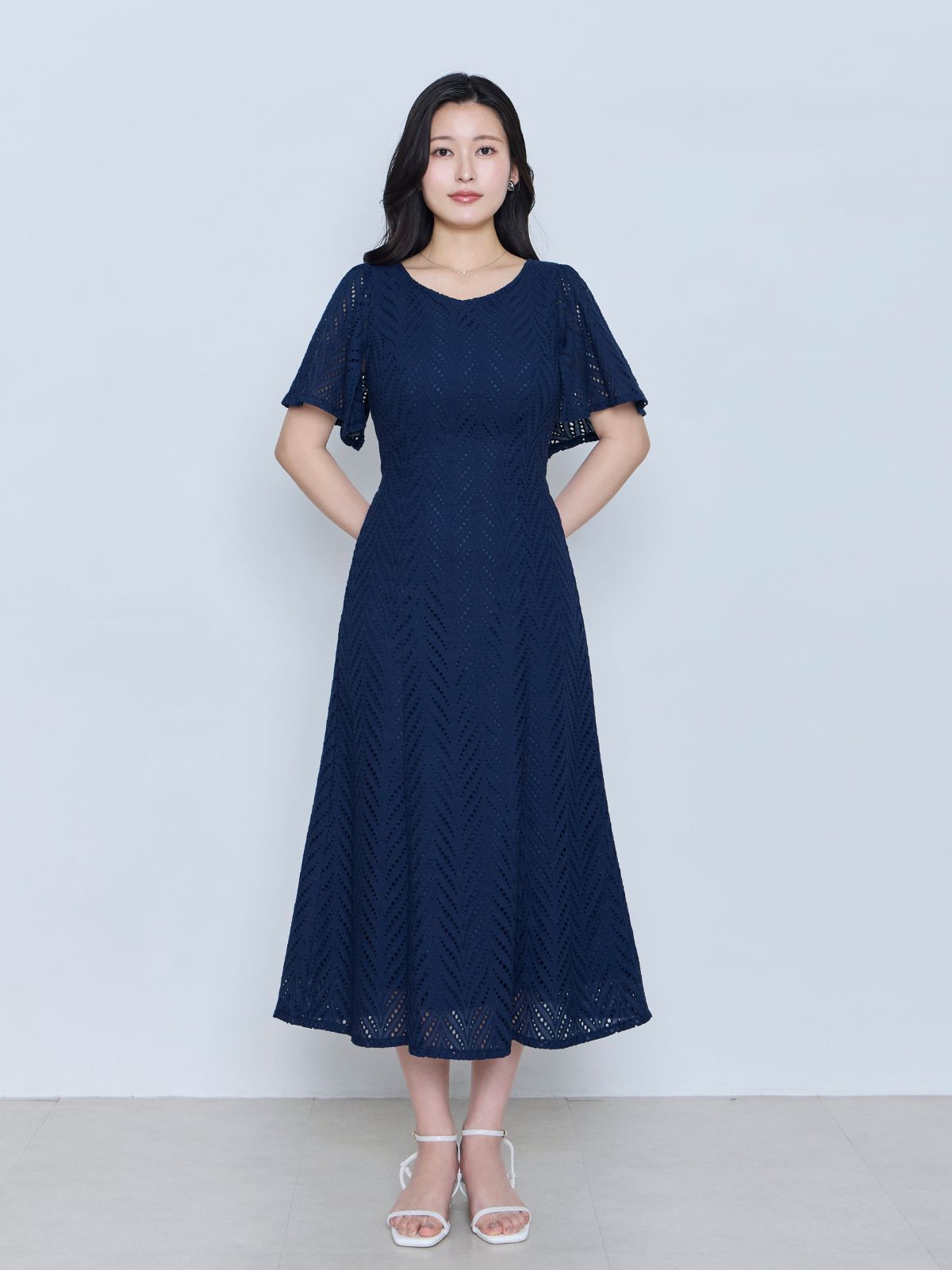 コットンレースワンピース 25SS：ネイビー│胸が大きな女性のための
