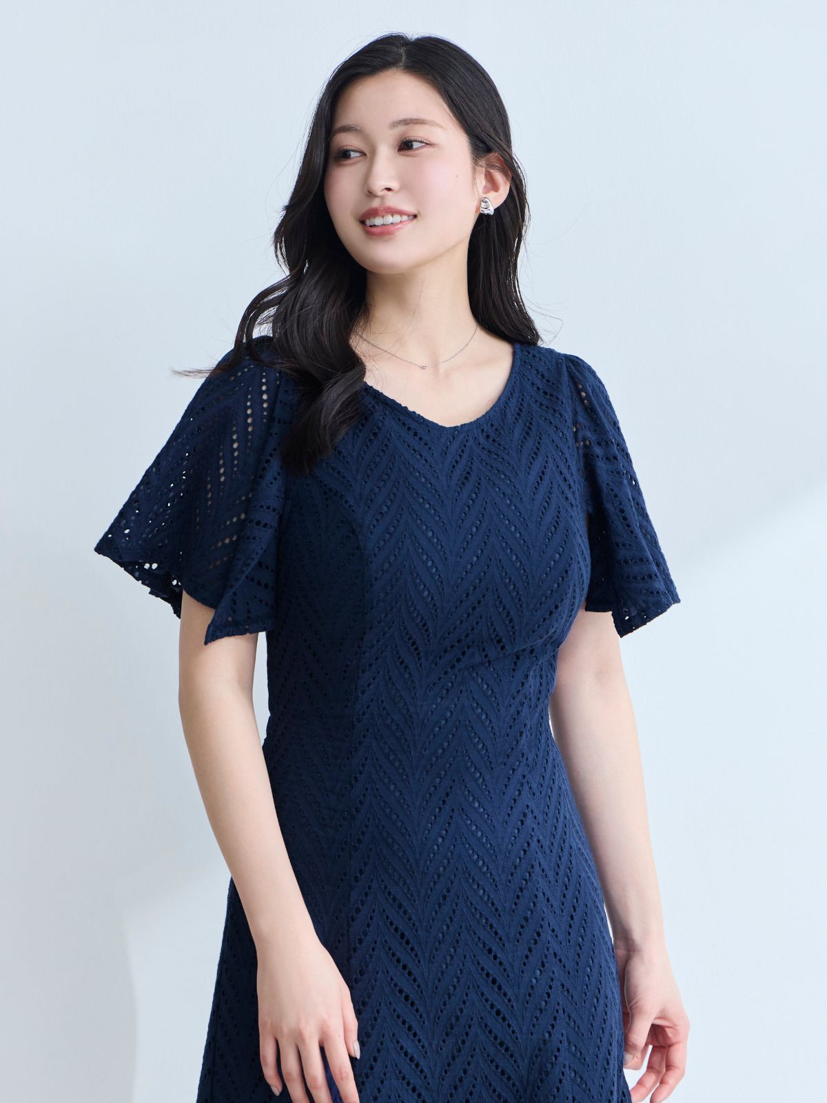 コットンレースワンピース 25SS：ネイビー│胸が大きな女性のための