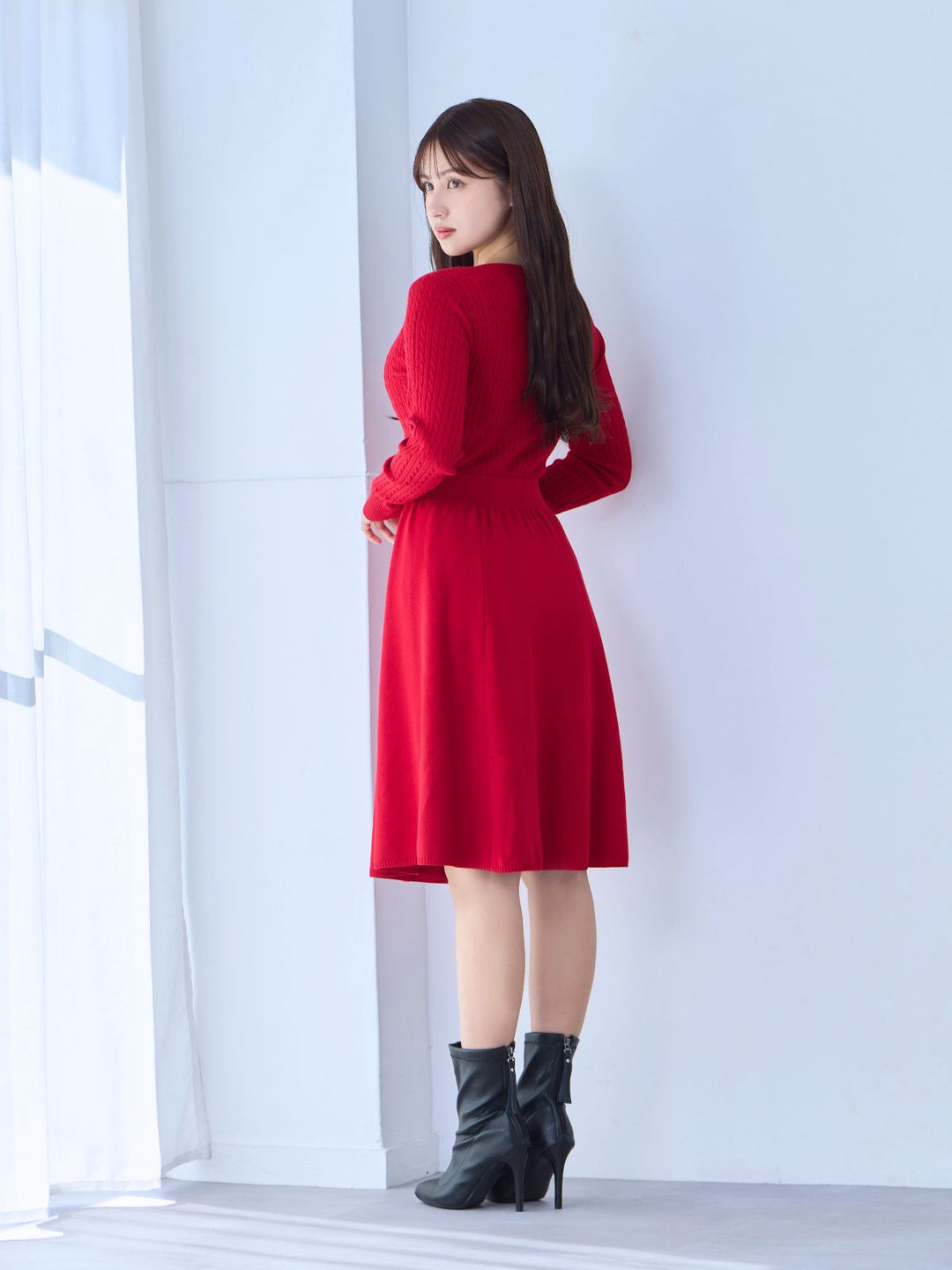 overE's HOLIDAY Aラインケーブルニットワンピース：レッド│胸
