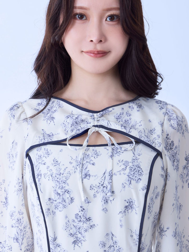 フラワーパイピングワンピース：ブラック│胸が大きな女性のため