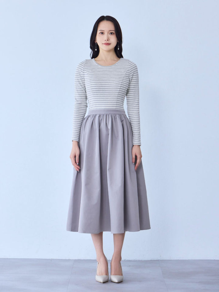 カットドッキングワンピース：ネイビー│胸が大きな女性のための