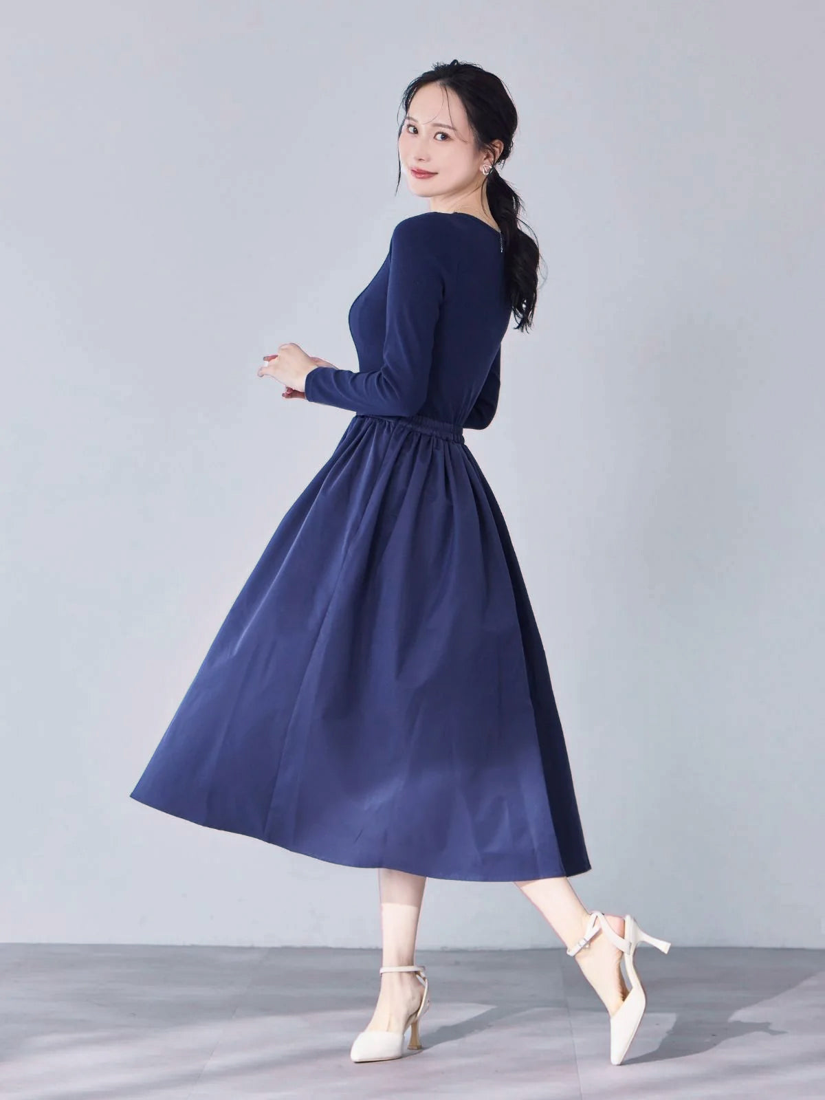 [11/13 22:00-11/17 10:00 TIME SALE 6000円OFF]カットドッキングワンピース：ネイビー