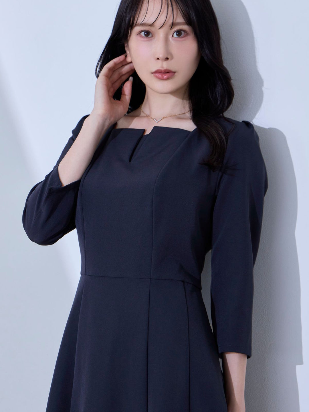 有松絞り　乱菊　フレア袖　ワンピース　身幅広め　藍染　モノトーン 大人ワンピース 有松絞り 乱菊 フレア袖 ワンピース 身幅広め 藍染 モノトーン