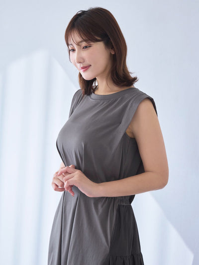 [7/3 22:00発売 期間限定 300円OFF]オフショル付きティアードTシャツワンピース：カーキグレー[102サイズ対応]【OUTLET】