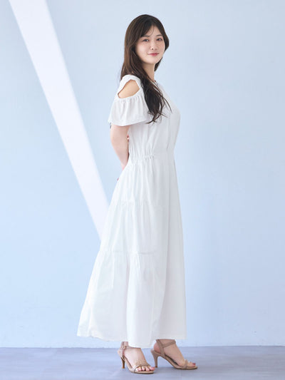 [7/3 22:00発売 期間限定 300円OFF]オフショル付きティアードTシャツワンピース：ホワイト[102サイズ対応]【OUTLET】