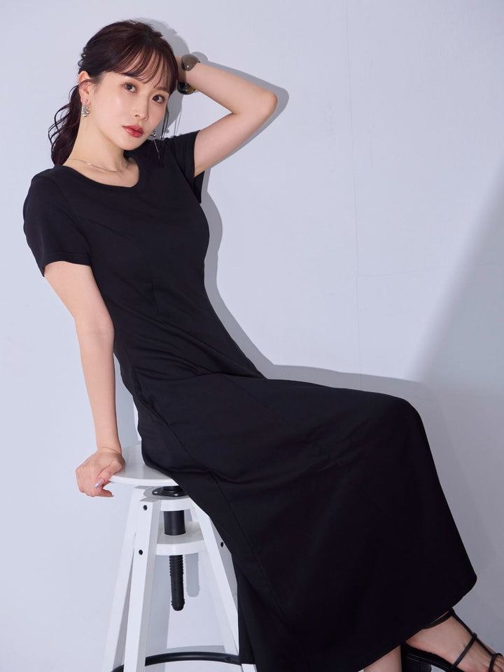 コットンTシャツフレアワンピース：ブラック│胸が大きな女性の
