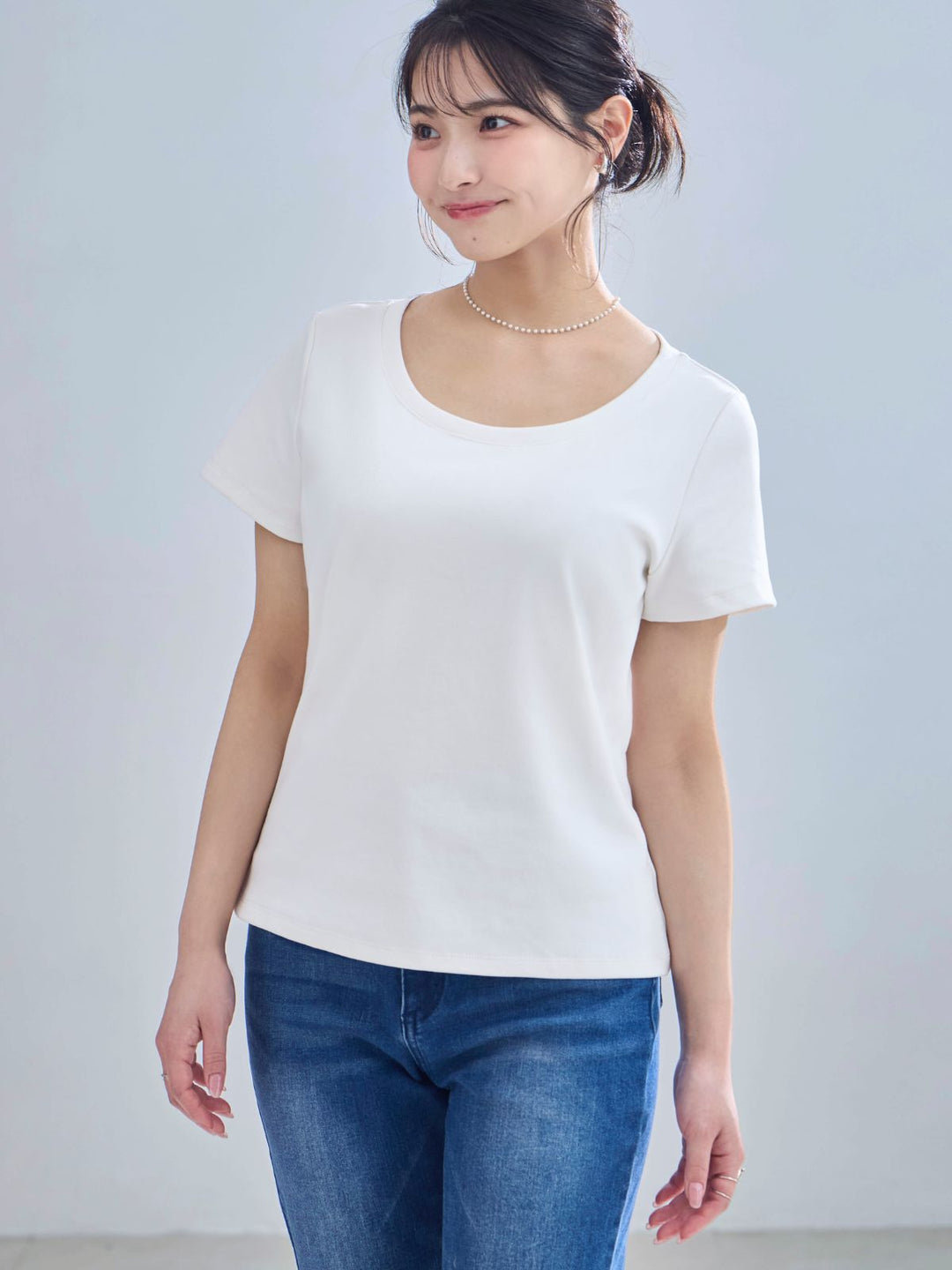 ベーシックラウンドネックTシャツ 26SS：ホワイト│胸が大きな女性の