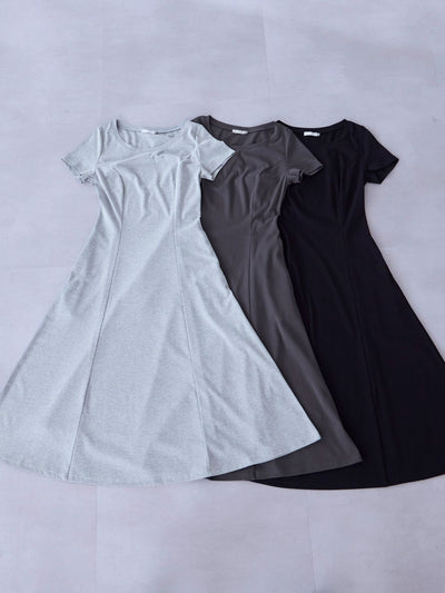 自然にくびれるコットンTシャツフレアワンピース：メランジグレー[102サイズ対応/入荷次第発送]