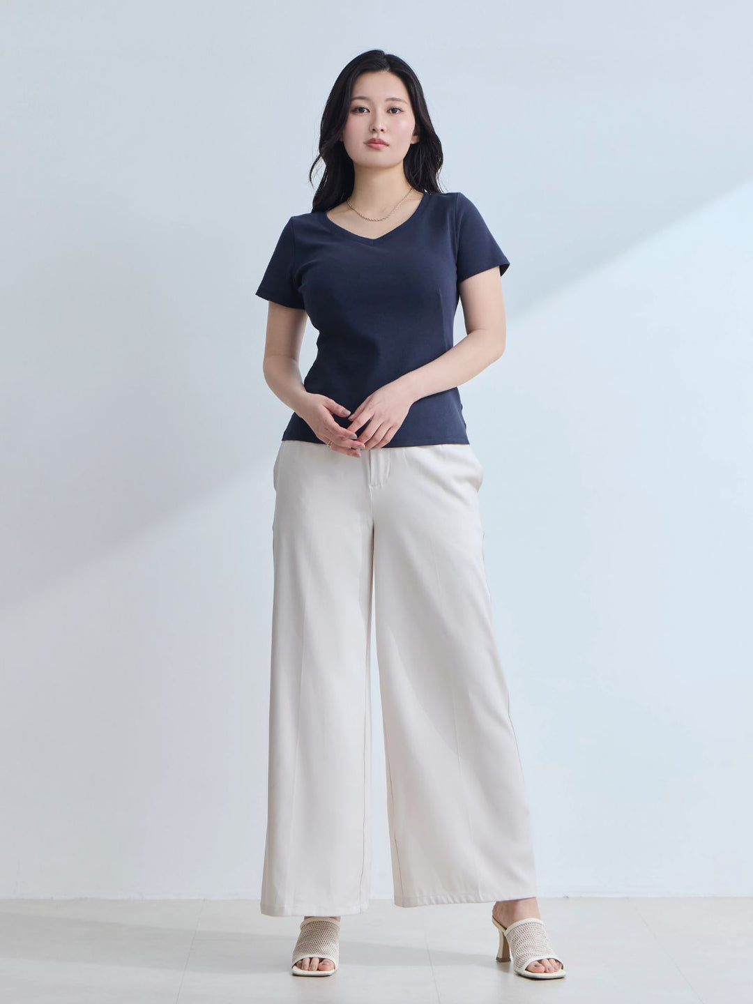 overE Vネックカットソー 3枚セット ベーシックVネックTシャツ 26SS：ネイビー│胸が大きな女性のための