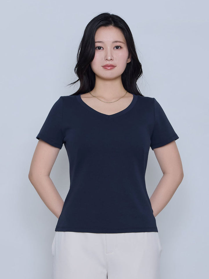 ベーシックVネックTシャツ 26SS：ブラック│胸が大きな女性のための