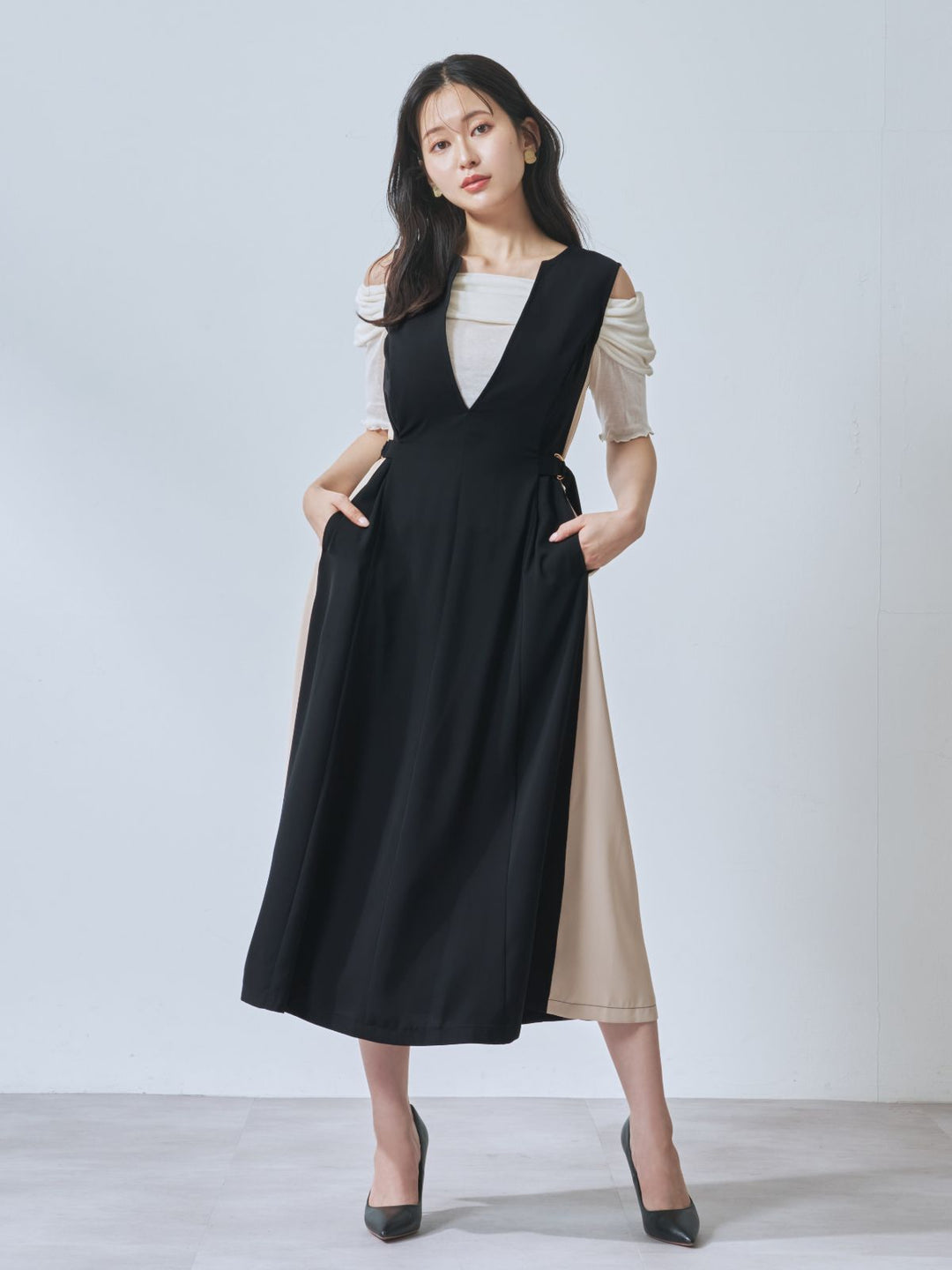 美品　overE 花柄ミモレ丈ワンピース ホワイト 96オーバーイー コットンレースワンピース 24SS：ホワイト│胸が大きな女性の