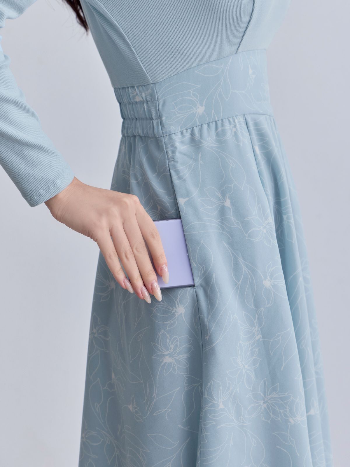 [11/13 22:00発売 期間限定 500円OFF]フラワードッキングワンピース 25AW：ペールブルー[102サイズ対応]