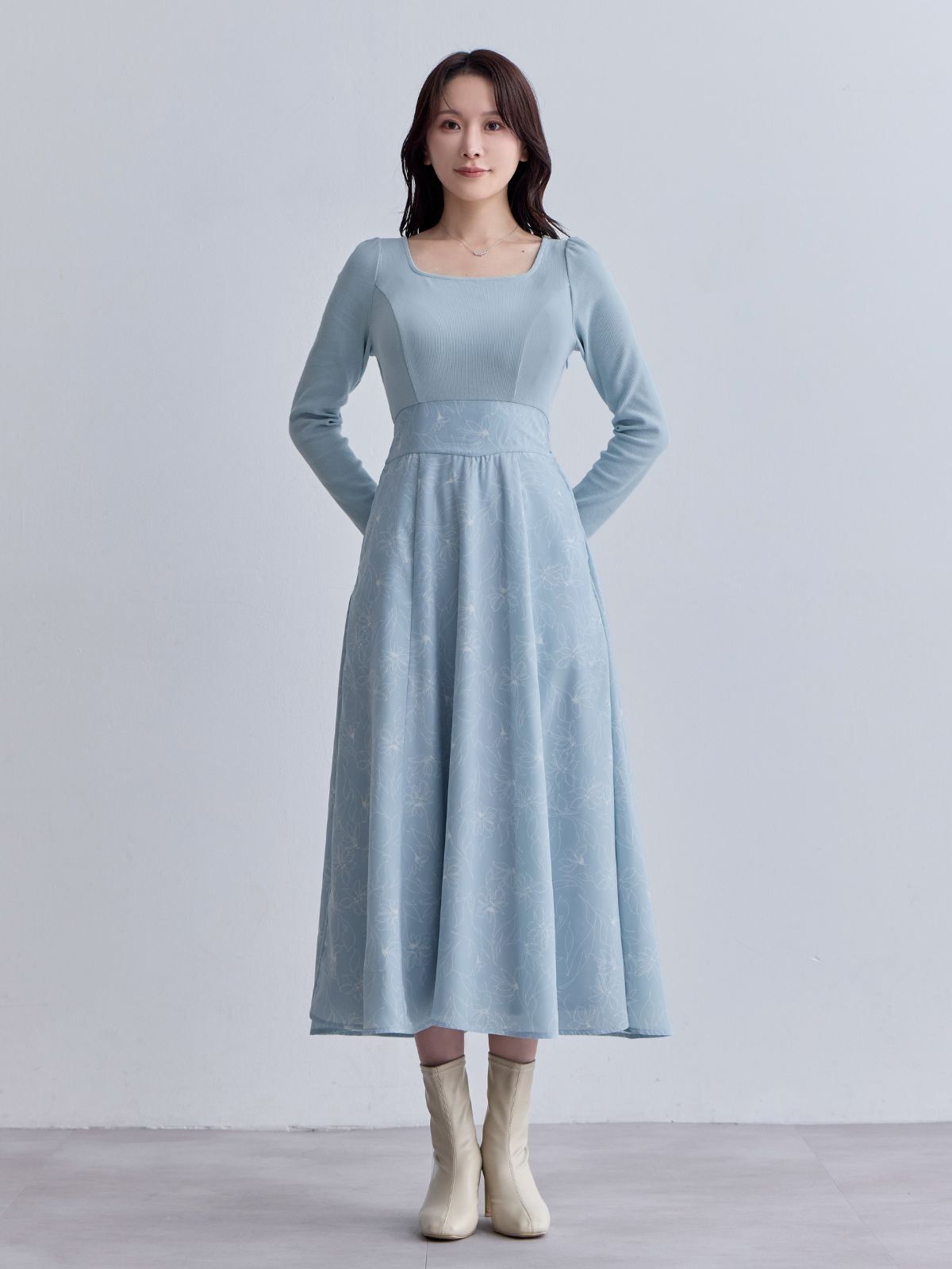 [11/13 22:00発売 期間限定 500円OFF]フラワードッキングワンピース 25AW：ペールブルー[102サイズ対応]